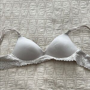 Aerie real sunnie wireless 32B